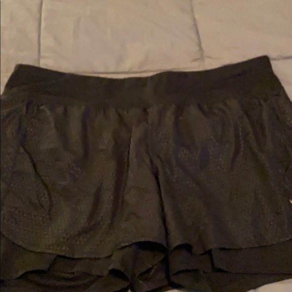 Bundle of workout shorts XL - Picture 7 of 8